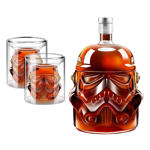 Helmet-shaped whiskey decanter set with two engraved shot glasses